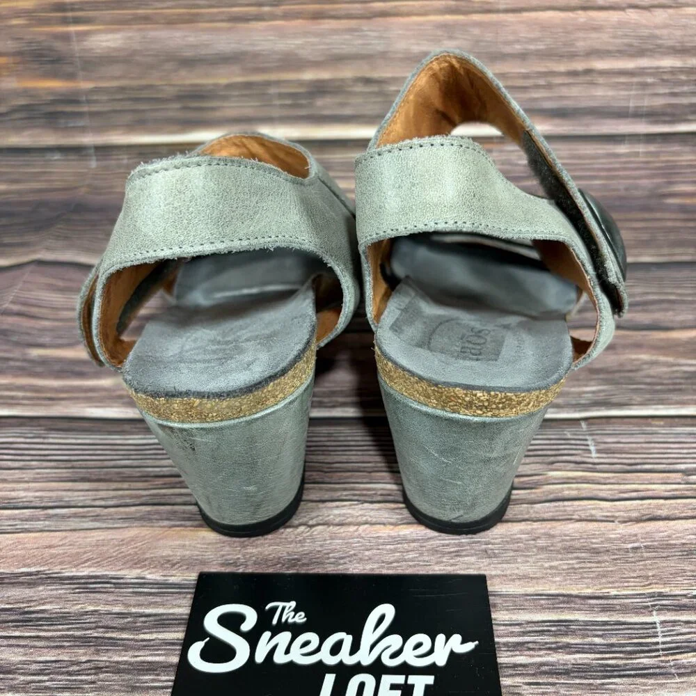 Taos Carousel 2 Women's Leather Wedge‎ Gray Sandals